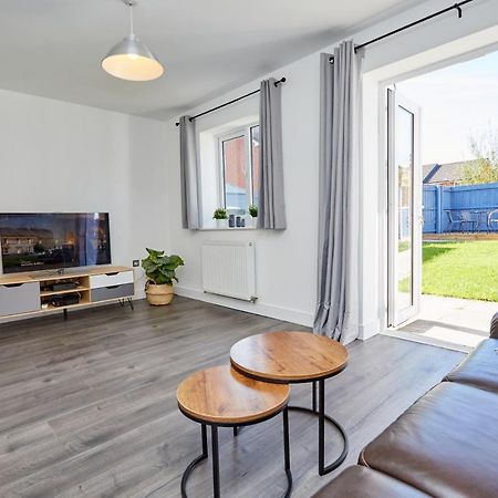 Cosy,Modern And Relaxing 3 Bedroom House With Parking Manchester Exterior photo