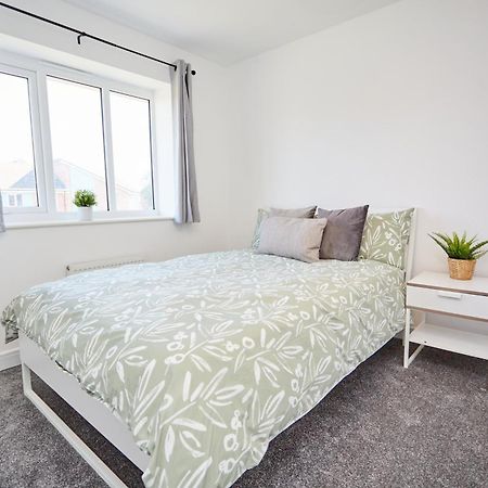 Cosy,Modern And Relaxing 3 Bedroom House With Parking Manchester Exterior photo