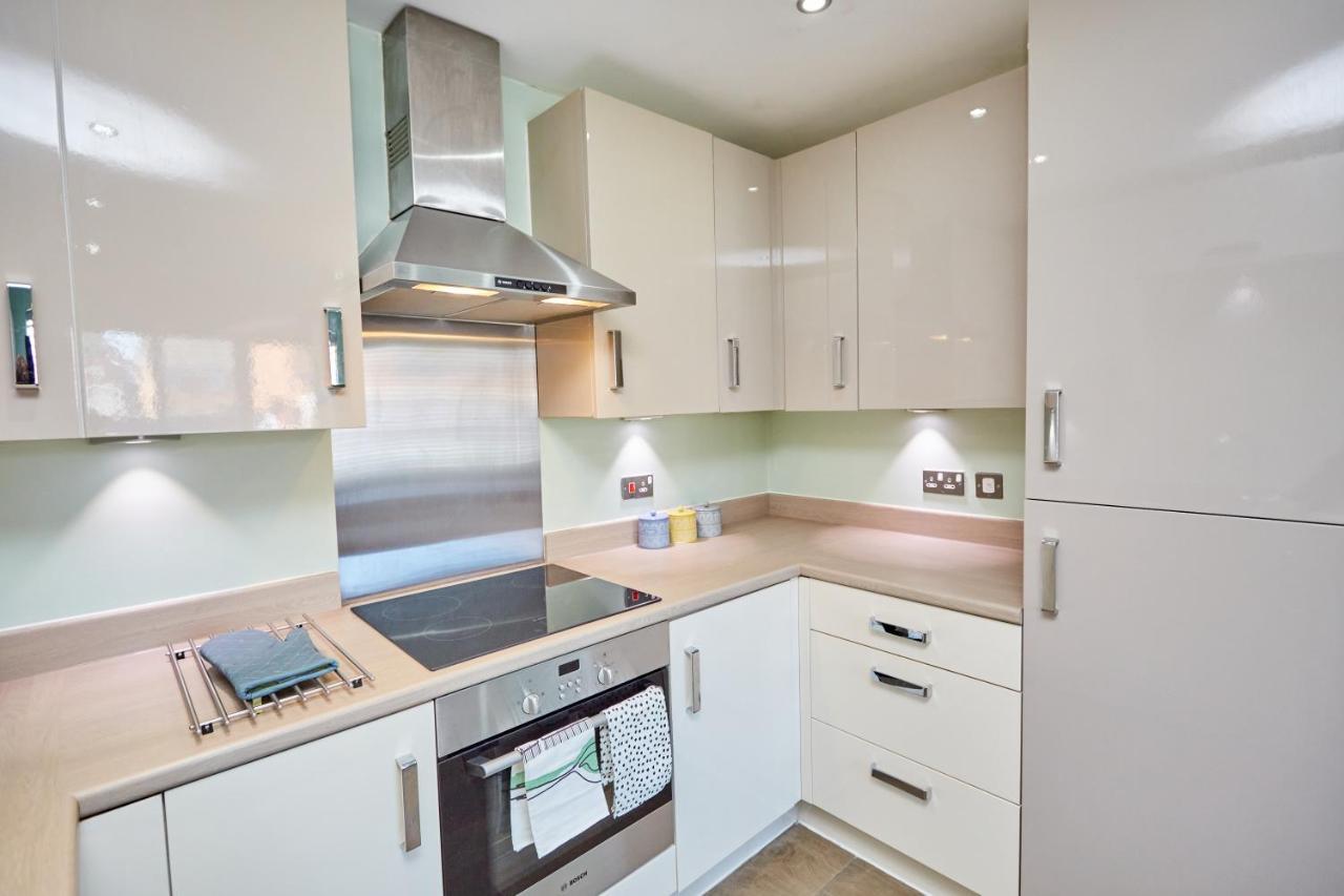 Cosy,Modern And Relaxing 3 Bedroom House With Parking Manchester Exterior photo