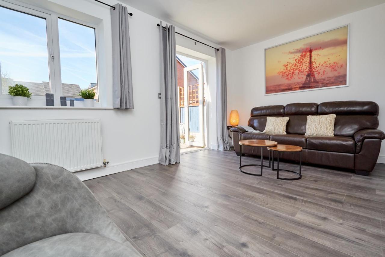 Cosy,Modern And Relaxing 3 Bedroom House With Parking Manchester Exterior photo
